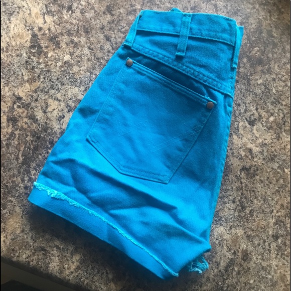 High waisted shorts - Picture 2 of 4